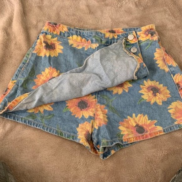 90s Jean Sunflower Skort UO BDG - Picture 6 of 8